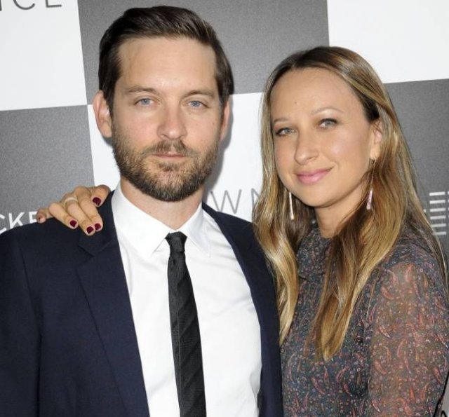 Celebrities Who Married Regular People (15 pics)