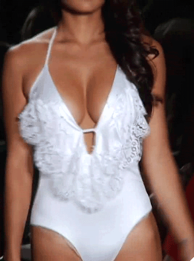 Braless Girls (37 pics)