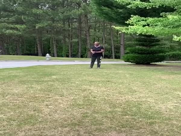 He Knows How To Move