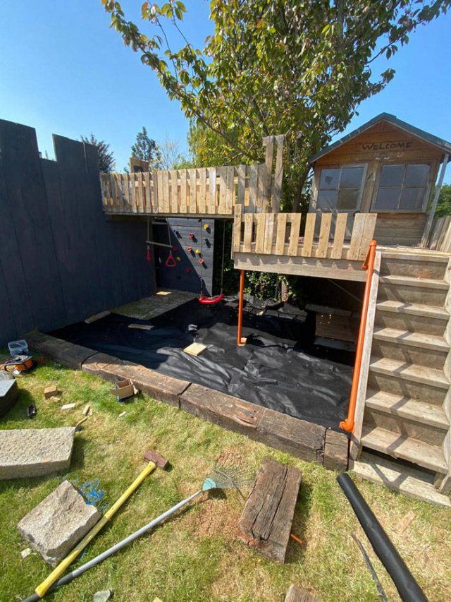 Awesome DIY Backyard Fortress For Kids (19 pics)