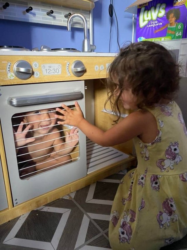 Living With Children (51 pics)
