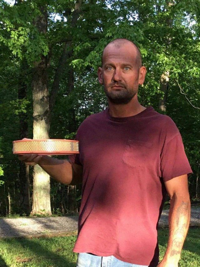 This Guy Posts Photos With Filters (10 pics)