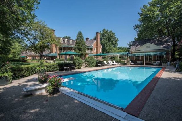 Look At This Luxury Mansion (28 pics)