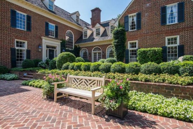 Look At This Luxury Mansion (28 pics)