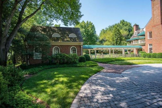 Look At This Luxury Mansion (28 pics)