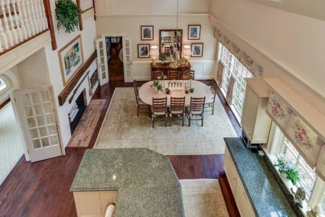 Look At This Luxury Mansion (28 pics)