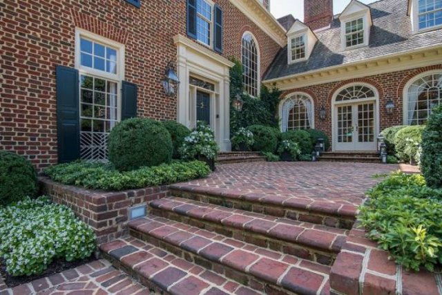Look At This Luxury Mansion (28 pics)