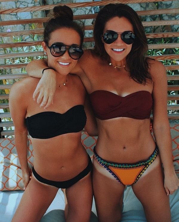 Girls With Tan Lines (33 pics)