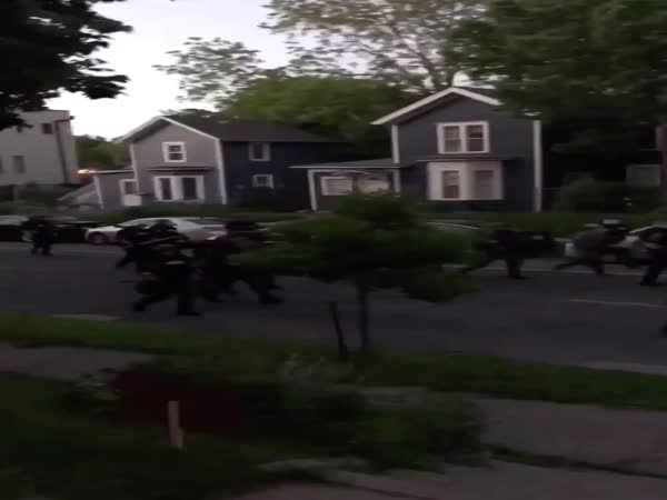 Minneapolis Police Shooting Bystanders With Paintballs