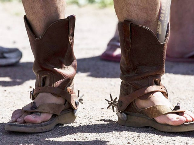 Weird Cowboy Boot Sandals Trend (21 pics)