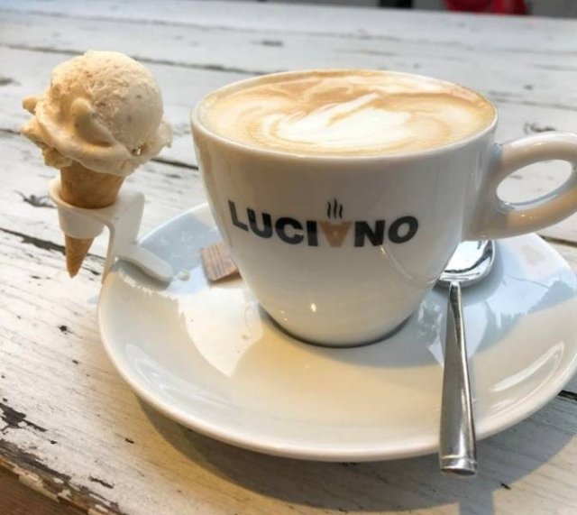 Everything's For Customers (17 pics)