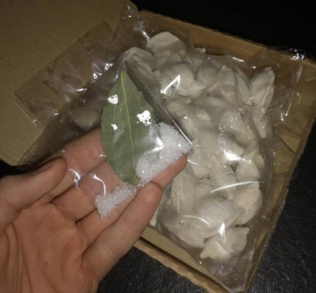 Everything's For Customers (17 pics) Everything's For Customers (17 pics)