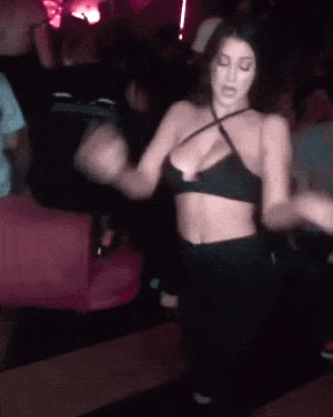 Hot Girls (36 gifs)