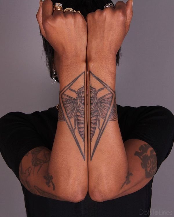 Split Tattoos (26 pics)