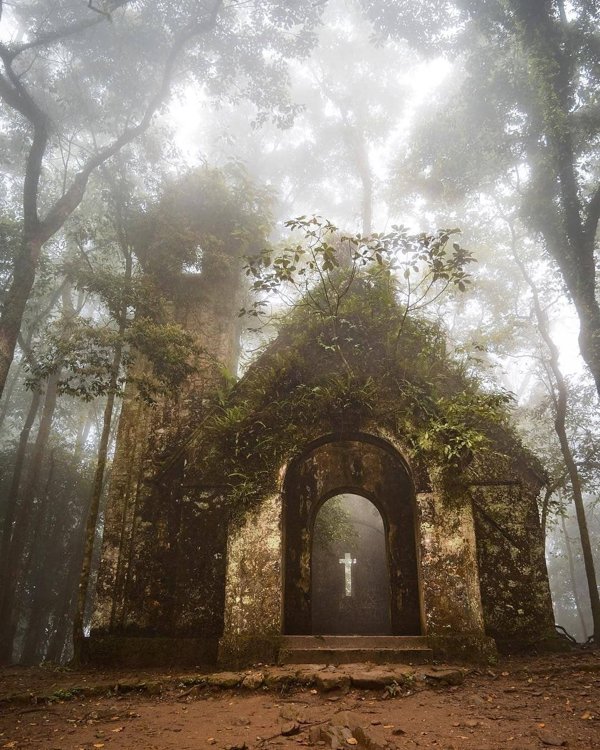 Abandoned Places (34 pics)