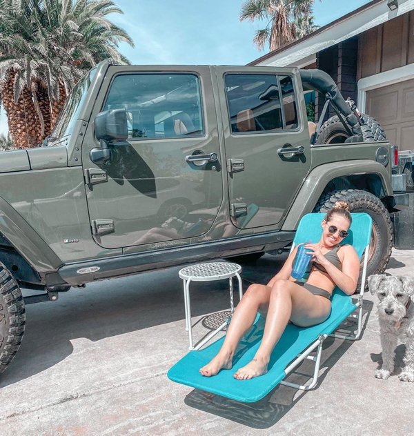 Girls And Trucks (47 pics)