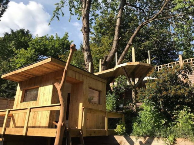 This Dad Built A Treehouse For His Daughters For Just $150 (27 pics)
