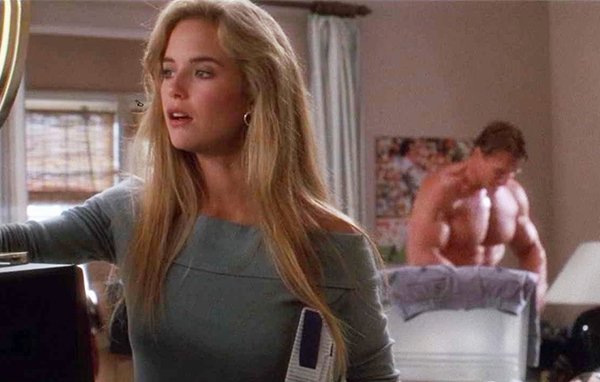 Hot Actresses From '80s And '90s (22 pics)