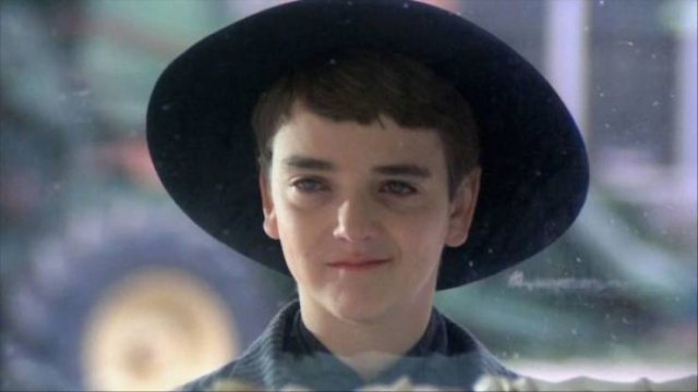 Actors And Actresses Who Played Characters Way Younger And Older (30 pics)