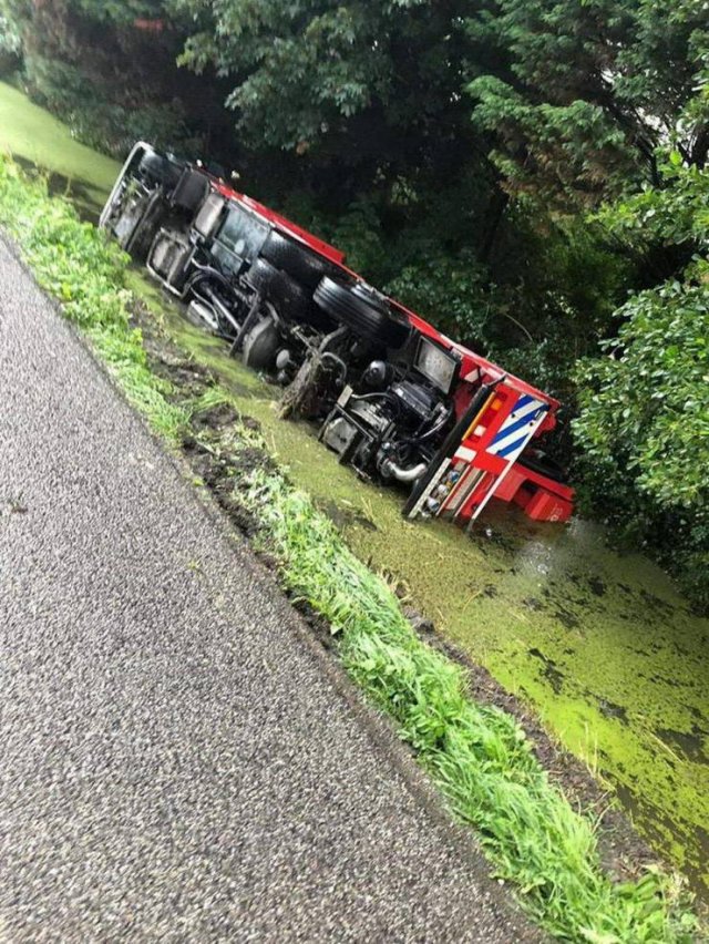 Bad Days Happen (51 pics)