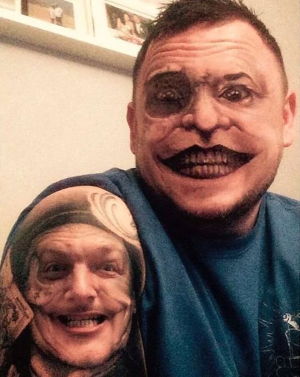 Face-Swapping Tattoos (28 pics)