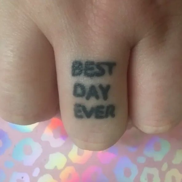 Finger Tattoos (29 pics)