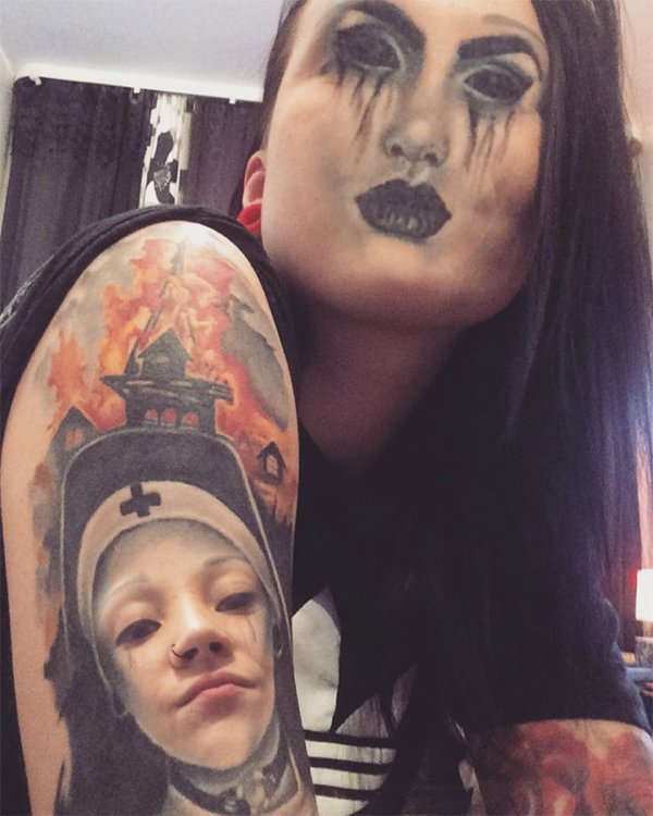 Face-Swapping Tattoos (28 pics)