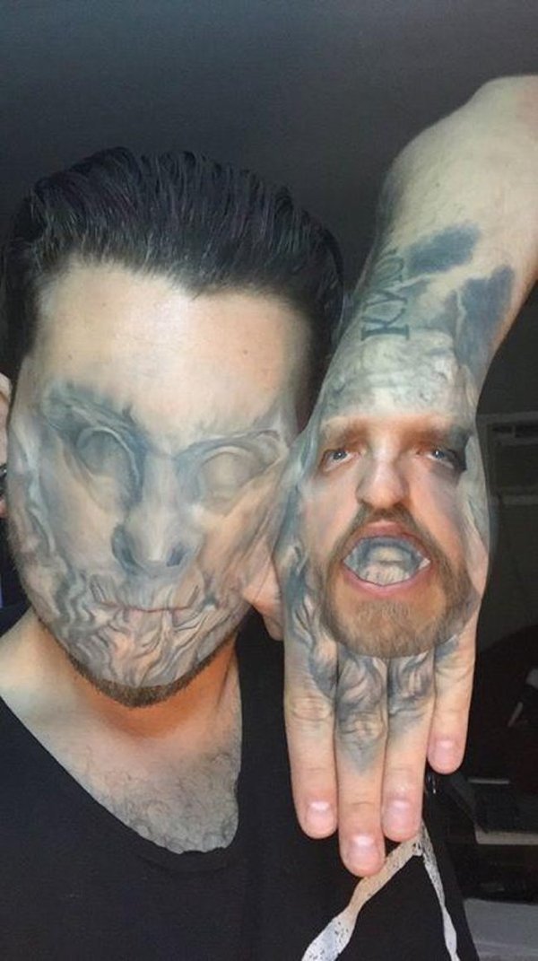 Face-Swapping Tattoos (28 pics)