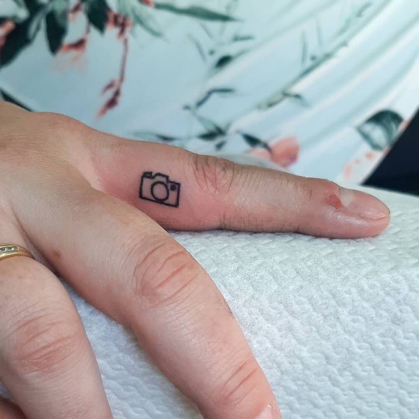 Finger tattoo 8 days old How does it look  rtattooadvice