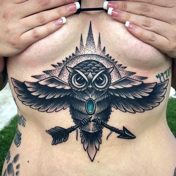 Girls With Underboob Tattoos (33 pics)