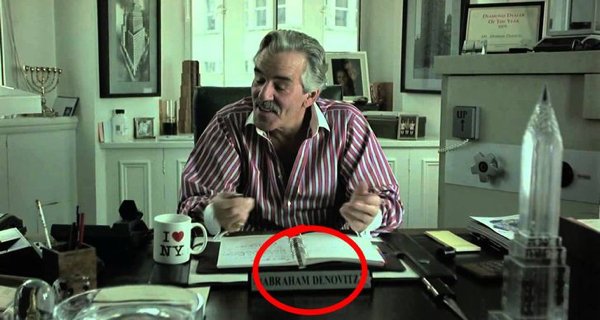 Hidden Details In Famous Movies (14 pics)