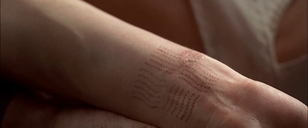 Hidden Details In Famous Movies (14 pics)