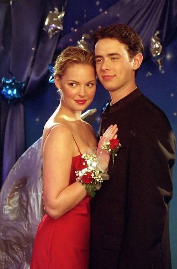Actors And Actresses Who Started Their Careers From TV Shows (22 pics)