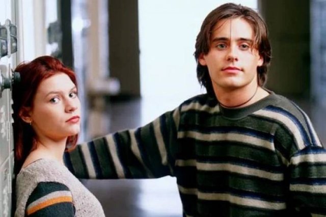Actors And Actresses Who Started Their Careers From TV Shows (22 pics)