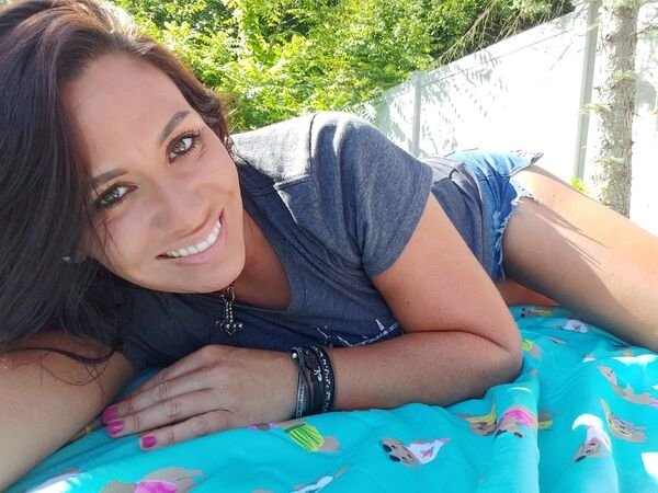 Girls In Shorts (50 pics)