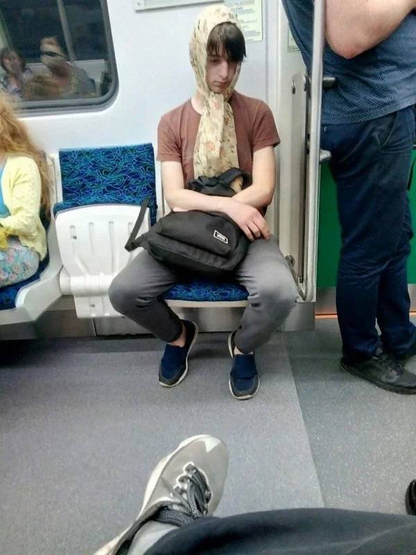 Weird Subway Passengers (39 pics)