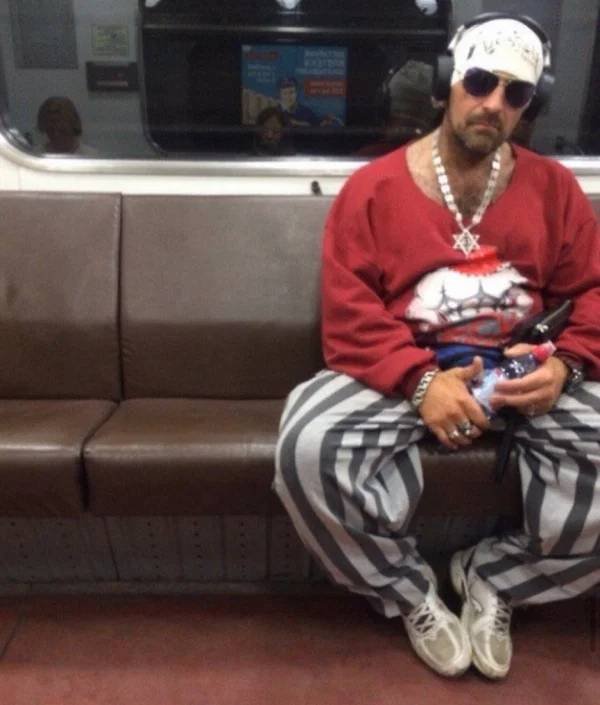 Weird Subway Passengers (39 pics)