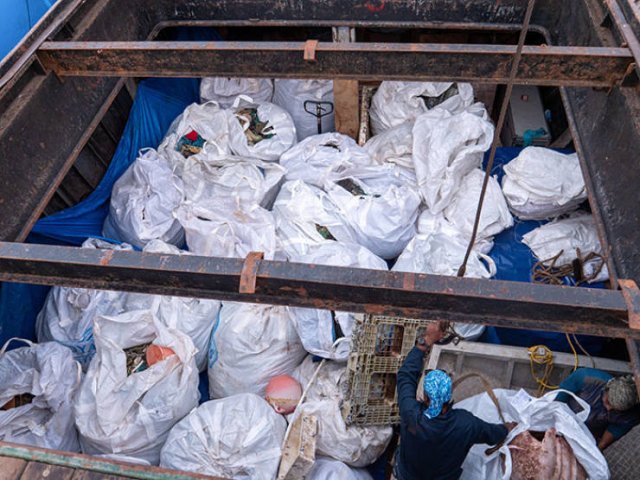 103-Ton Haul Of Plastic Garbage Was Removed From The Great Pacific Garbage Patch (15 pics)