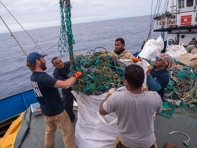 103-Ton Haul Of Plastic Garbage Was Removed From The Great Pacific Garbage Patch (15 pics)