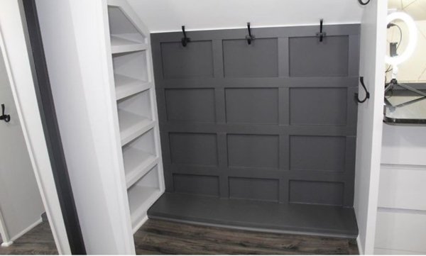 Rundown Attic Transformation (16 pics)