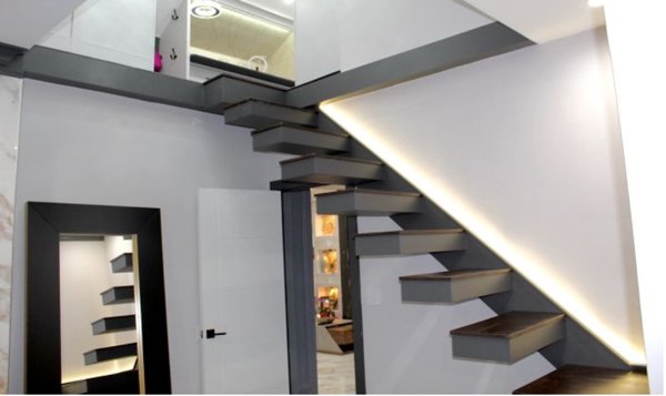 Rundown Attic Transformation (16 pics) Rundown Attic Transformation (16 pics)