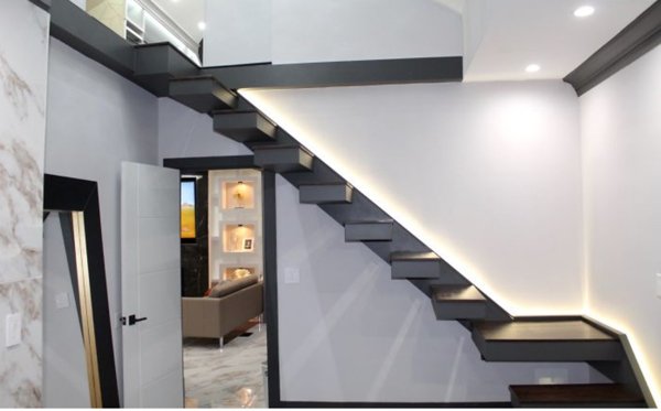 Rundown Attic Transformation (16 pics)