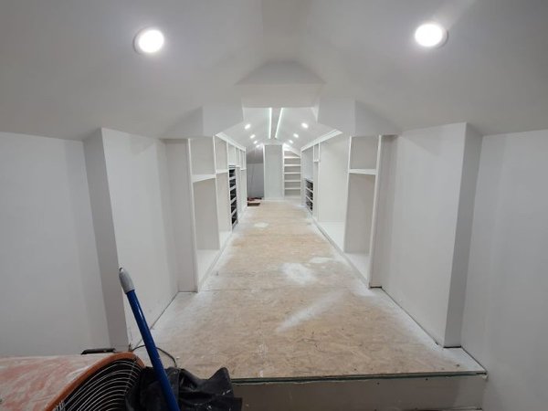 Rundown Attic Transformation (16 pics) Rundown Attic Transformation (16 pics)