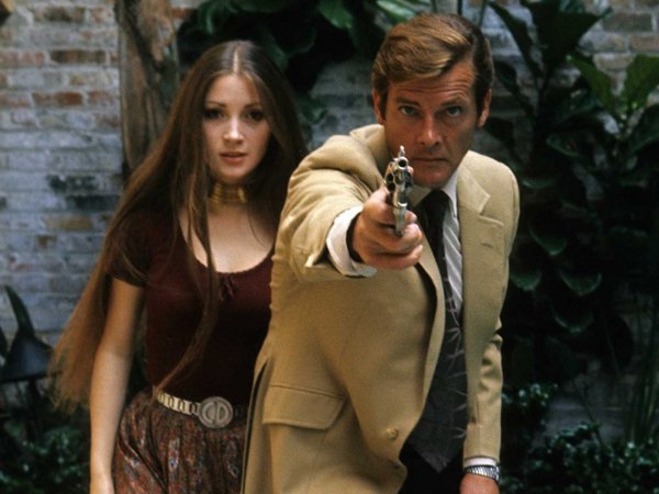 Top Box Office Bond Movies (26 pics)