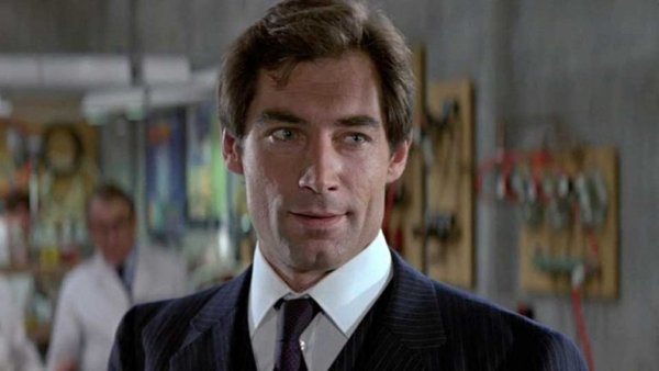 Top Box Office Bond Movies (26 pics)