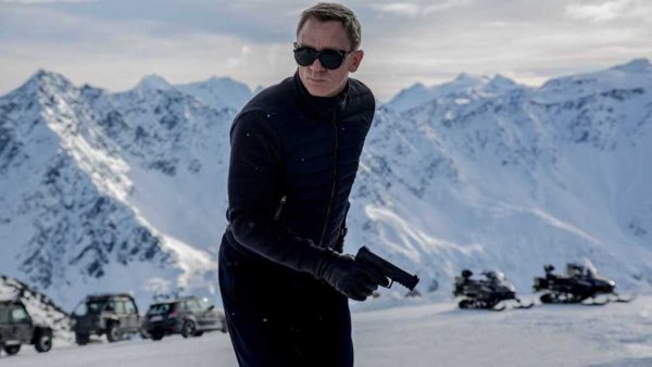 Top Box Office Bond Movies (26 pics)