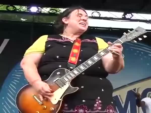 She Knows How To Rock