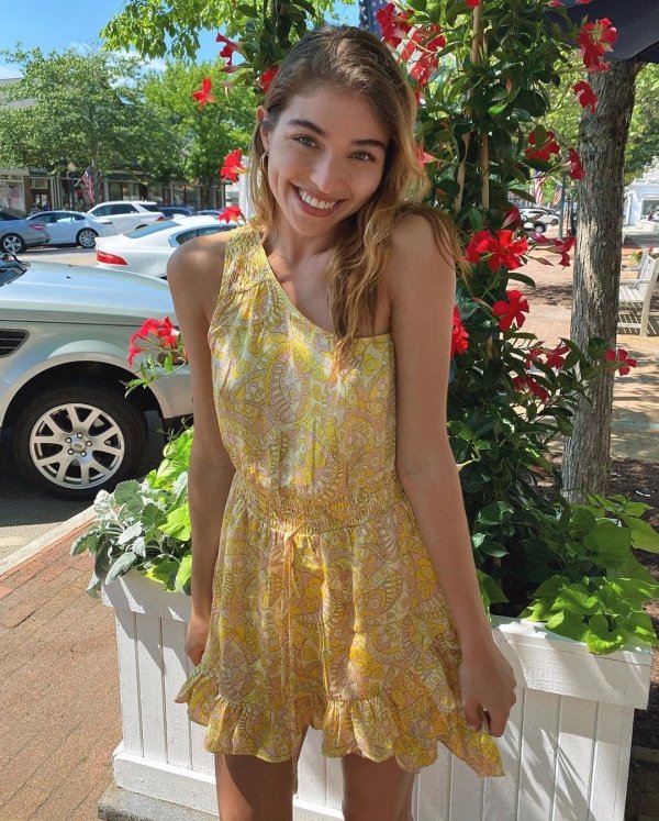 Girls In Sundresses 37 Pics