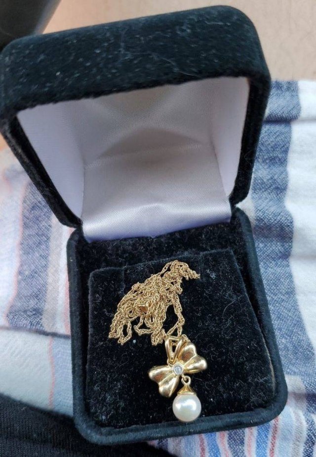 Cheap Thrift Store Treasures (26 pics)