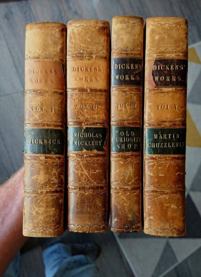 Cheap Thrift Store Treasures (26 pics)